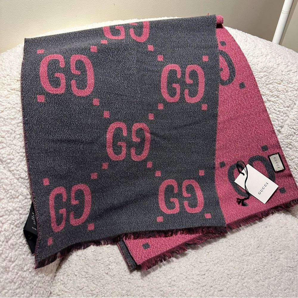 Gucci scarf